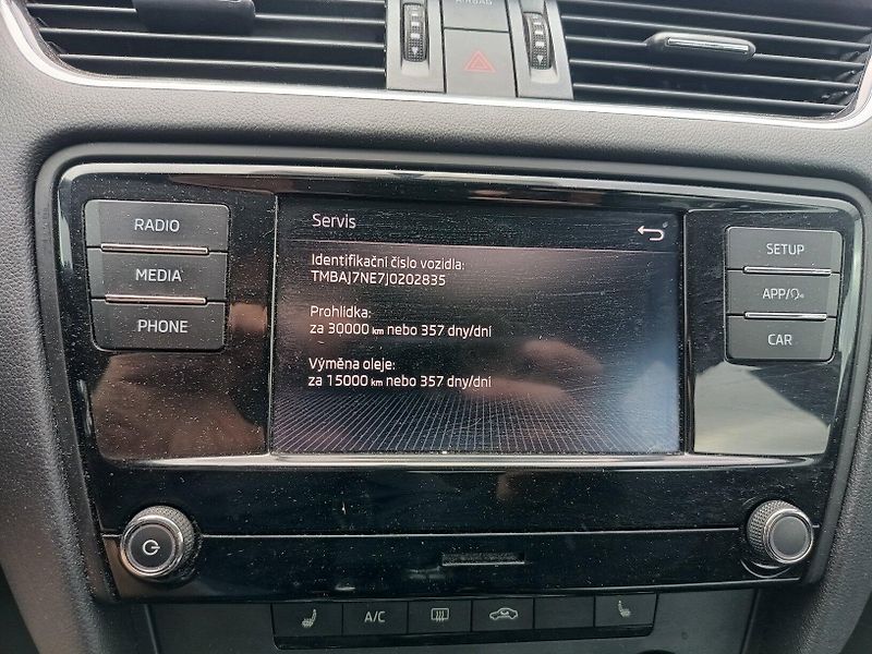 Škoda Octavia III 2.0 TDI - fotka 38 z 42