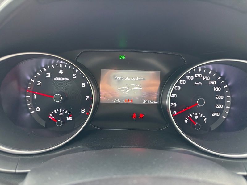 Kia Ceed (2025) 1.5 T-GDi TOP 7DCT - fotka 22 z 29