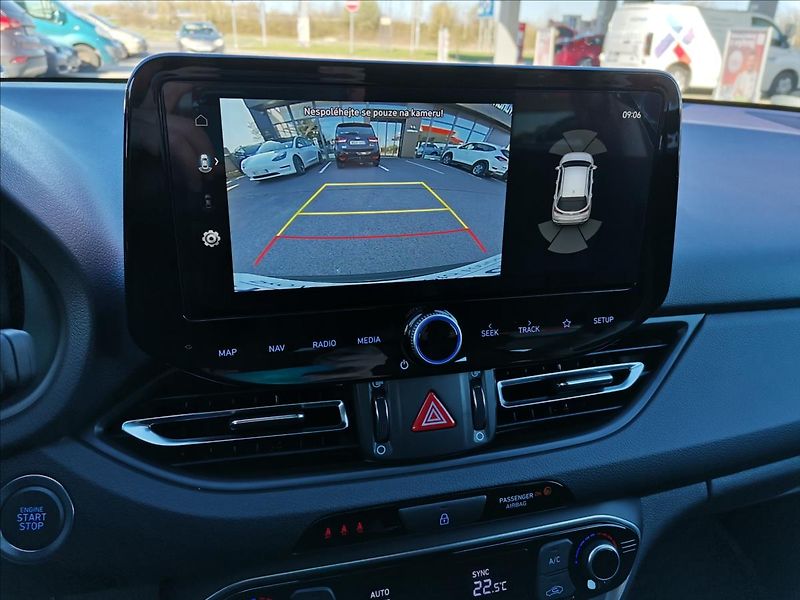 Hyundai i30 1,6 T-GDI WG DCT STYLE SAFETY - fotka 17 z 17