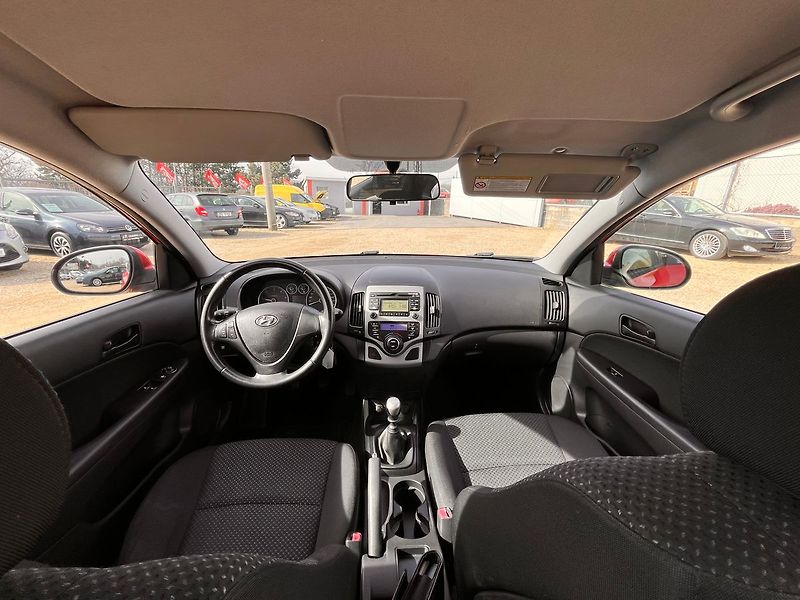 Hyundai i30 1.6CRDI 66kw - fotka 23 z 31