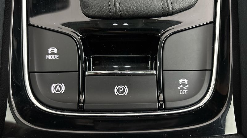 Škoda Karoq 2.0 TDI DSG 4x4 Style - fotka 22 z 26