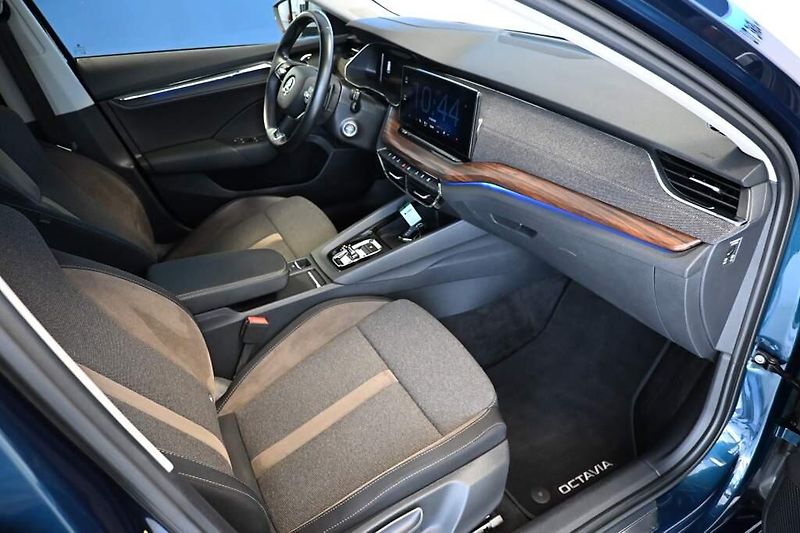 Škoda Octavia (2023) 2.0 SCOUT 4x4 DSG Matrix LED T - fotka 10 z 36
