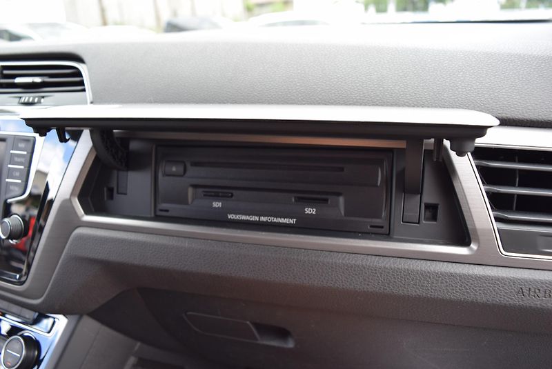 Volkswagen Touran (2017) 1.4TSI 110kw CLBMT TAŽ NAV APP - fotka 34 z 50