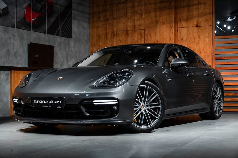 Porsche Panamera Turbo S E-hybrid, SportDesign, - fotka 4 z 25