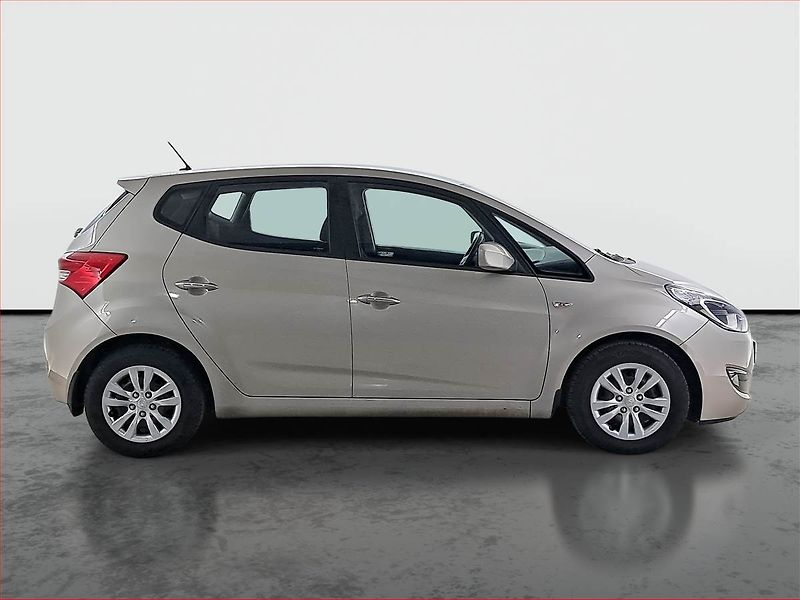 Hyundai ix20 (2018) 1.4 CVVT, Park. senzory - fotka 6 z 17