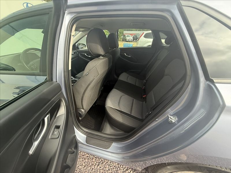 Hyundai i30 1,5 CVVT 71kW Family - fotka 20 z 24