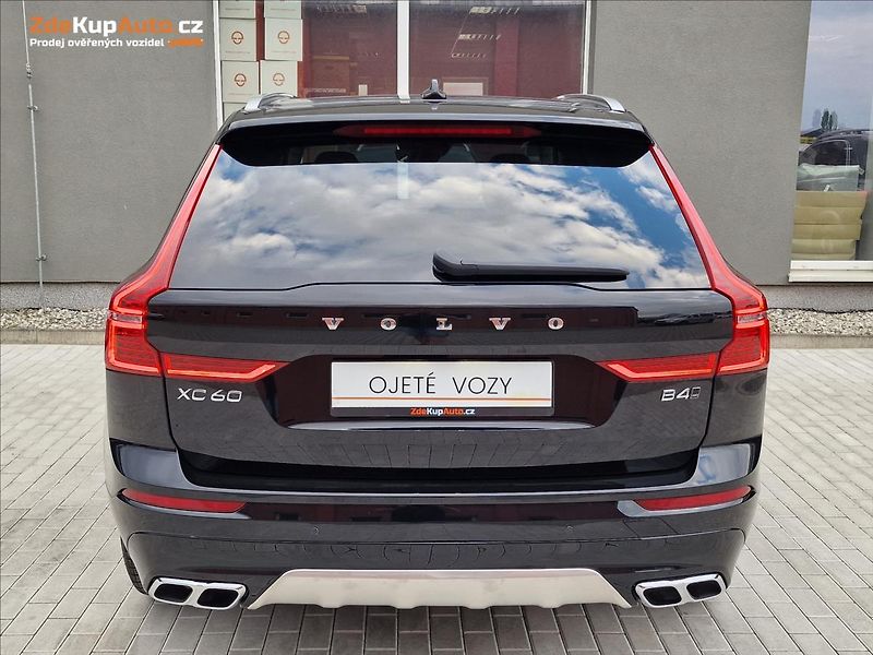 Volvo XC60 B4 145kW AWD Momentum Pro,ČR - fotka 9 z 50