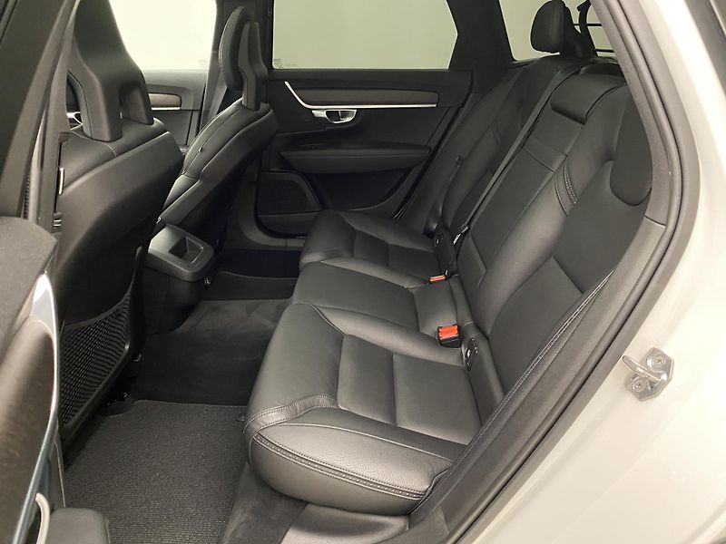 Volvo V90 CC T5 AWD MOMENTUM REZERVACE - fotka 5 z 46