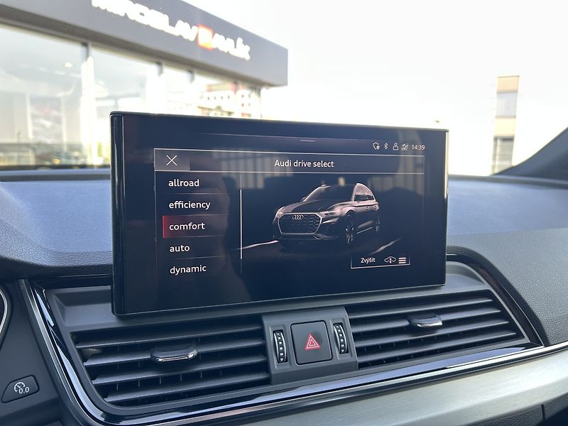 Audi Q5 S line 40 TDI quattro ZÁRUKA - fotka 22 z 40