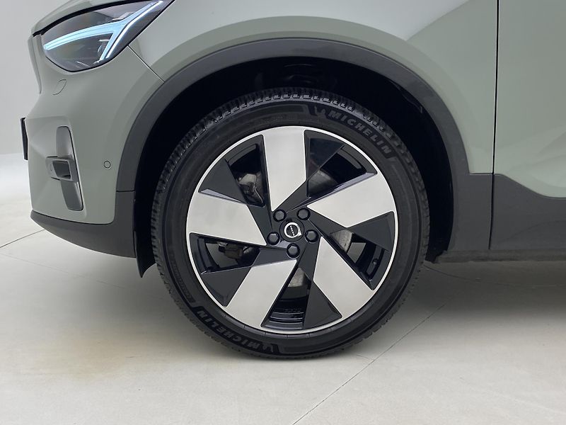 Volvo XC40 PURE ELECTRIC RECHARGE TWIN - fotka 34 z 58