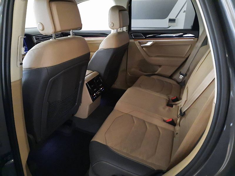 Volkswagen Touareg (2023) 3.0 TDI 4Motion (210kW286k) Ti - fotka 8 z 32