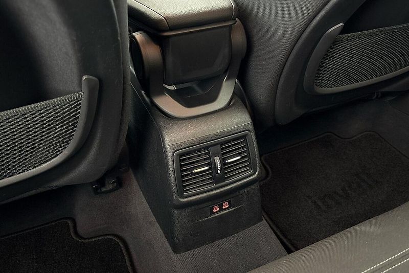 BMW X1 sDrive18i - fotka 23 z 24