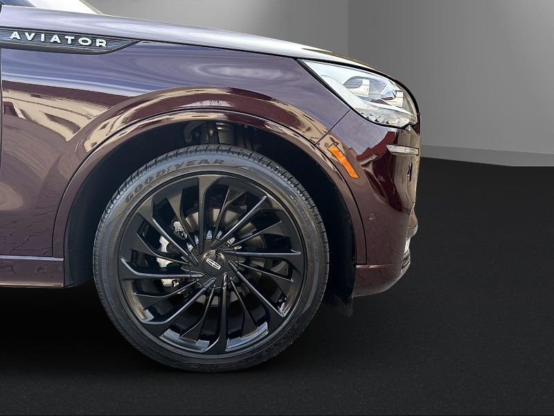 Lincoln Aviator (2024) - fotka 12 z 38