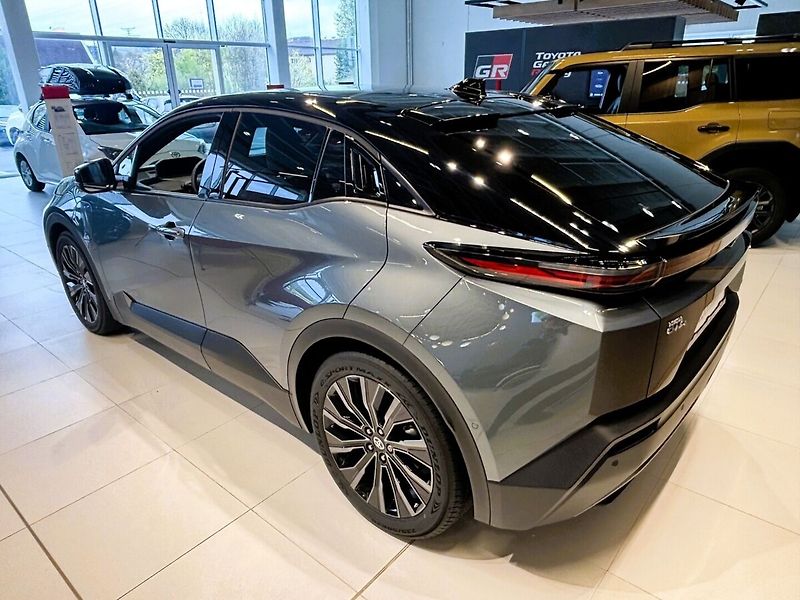 Toyota C-HR 4X4 Executive 343k - fotka 5 z 7