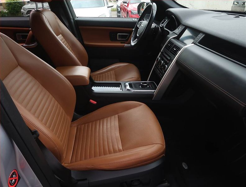 Land Rover Discovery Sport (2018) HSE TD4 - fotka 9 z 25