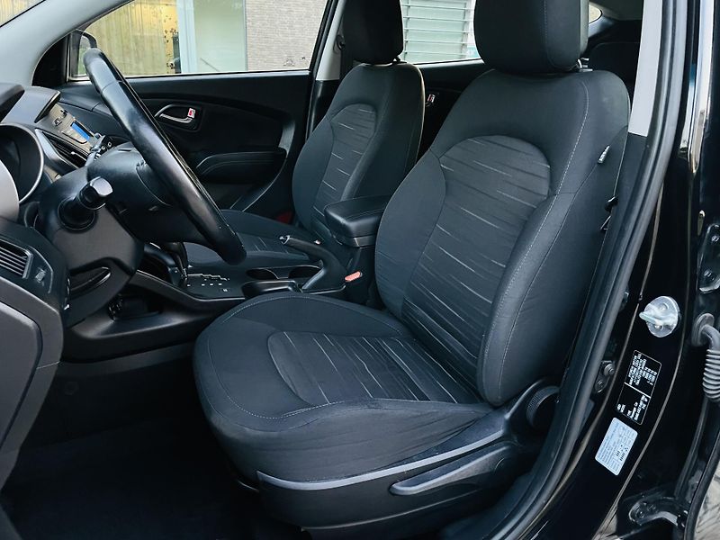 Hyundai ix35 2.0i AUTOMAT VYHŘEV TAŽNÉ - fotka 29 z 43