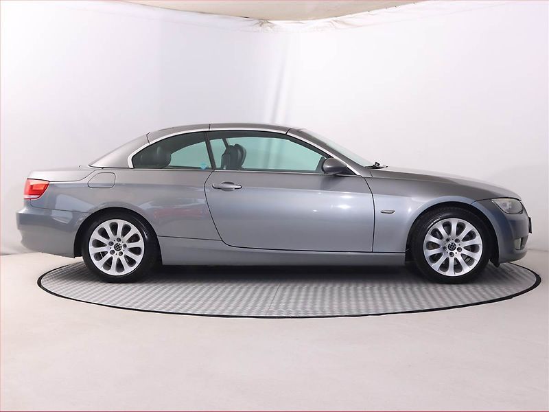 BMW Řada 3 (2007) 325 i, Navi, Xenony, Tempomat - fotka 16 z 21