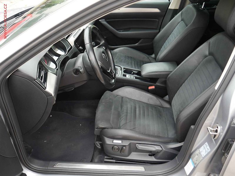 Volkswagen Passat (2018) 2.0TDi, ČR, AC, tempo, park - fotka 9 z 25