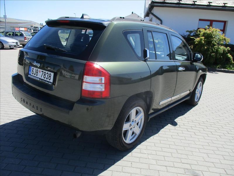 Jeep Compass 2,0 CRD 103kw AWD Limited bez - fotka 4 z 26