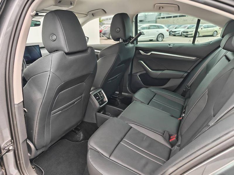 Škoda Octavia Exclusive Selection  7DSG m-HE - fotka 8 z 26