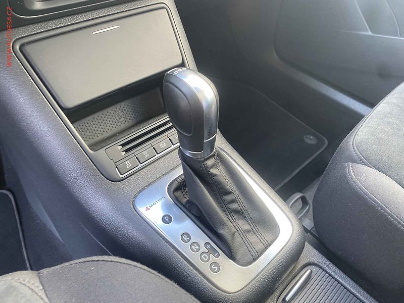 Volkswagen Tiguan (2011) 2.0 TDi 4x4, Track&Style, DSG - fotka 16 z 19