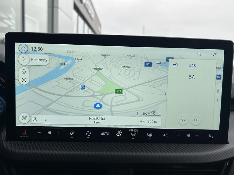 Ford Kuga 2.5Hybrid PHEV 134kW ST-Line X - fotka 26 z 37