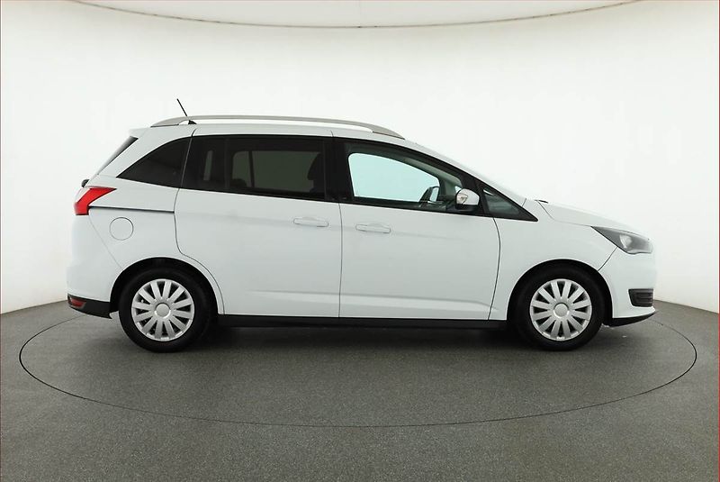 Ford Grand C-MAX (2020) 1.5 TDCi, Automat, 7 míst - fotka 6 z 18