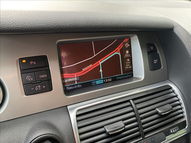 Audi Q7 3,0 TDI QUATTRO - fotka 16 z 20