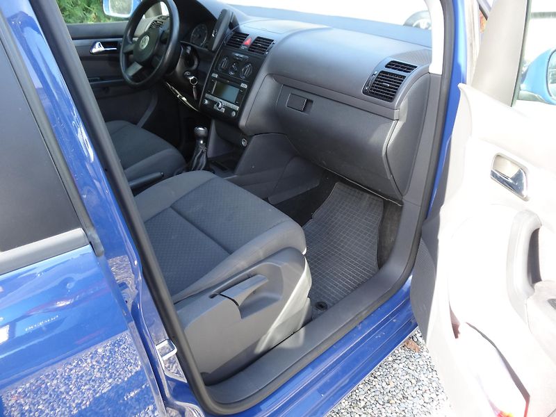 Volkswagen Touran 1.9 TDi Taž.zař. Plná nádrž - fotka 4 z 8