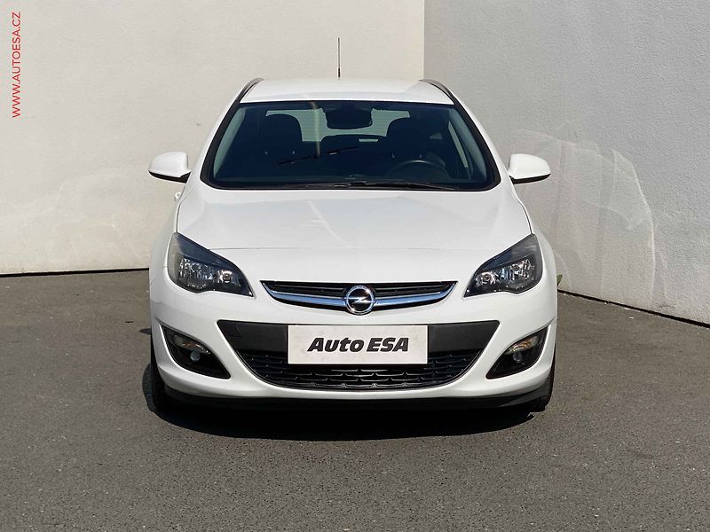 Opel Astra (2015) 1.4i, ČR, AC, tempo, +pneu - fotka 2 z 17