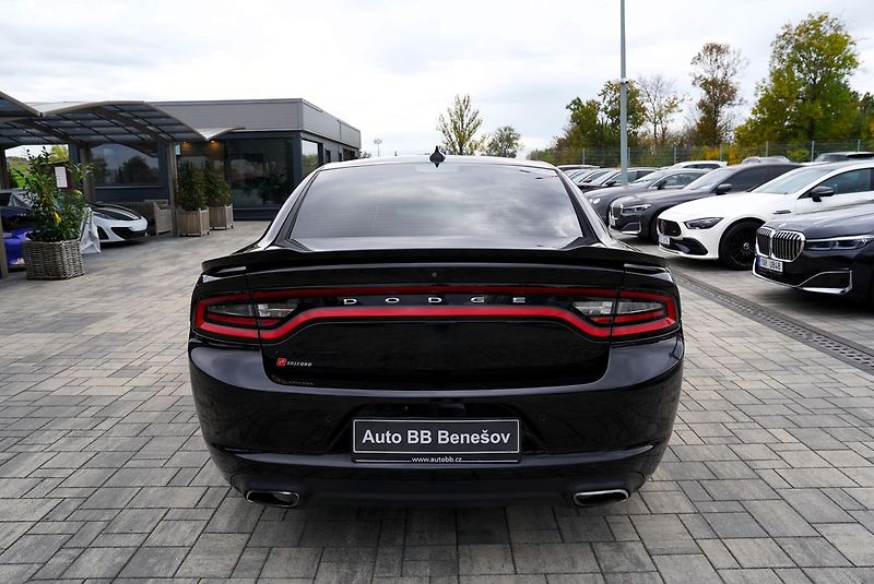 Dodge Charger 5.7 V8 Hemi R/T, kůže/AT/375 P - fotka 5 z 44