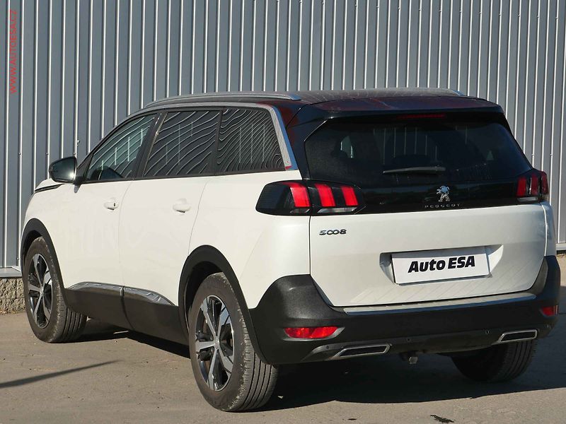 Peugeot 5008 (2019) 1.5 HDi, 1.maj,ČR, Allure - fotka 6 z 25