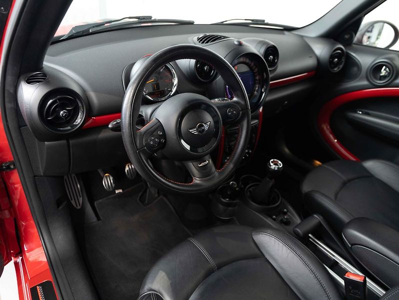 Mini Countryman COOPER JCW - fotka 11 z 22