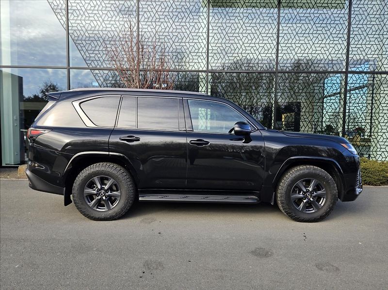 Lexus LX 700h (2025) 3,4 Overtrail+  HEV - fotka 4 z 22