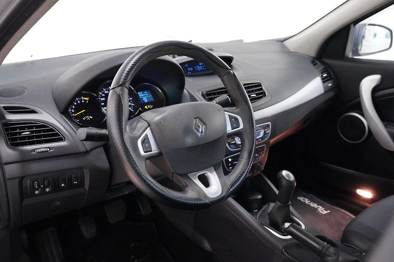 Renault Fluence - fotka 5 z 6