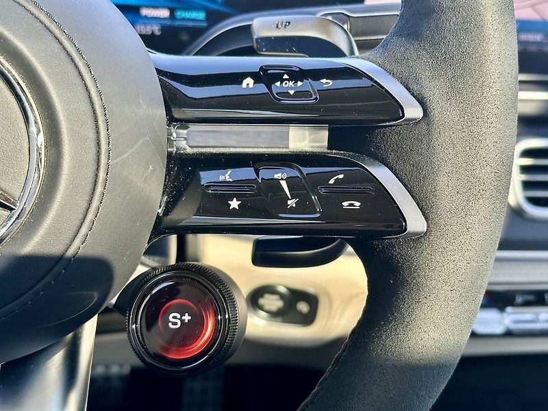 Mercedes-Benz GLE (2025) AMG 63 S 4MATIC+ - fotka 23 z 35