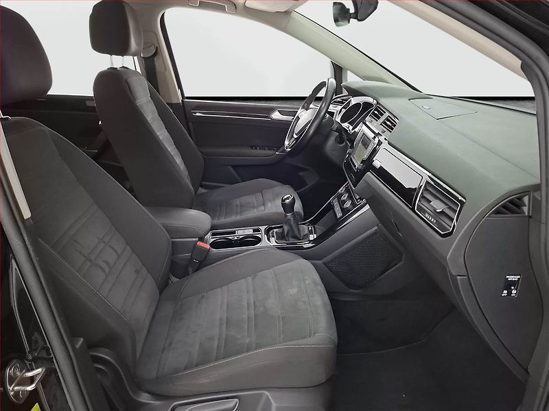 Volkswagen Touran (2018) 2.0 TDI, Serv.kniha, Navi - fotka 9 z 19