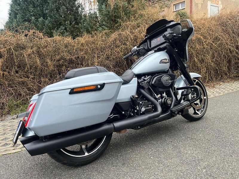 Harley-Davidson FLHXS Street Glide Special (2024) - fotka 2 z 14