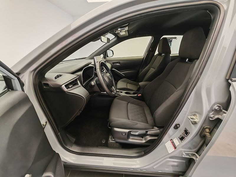 Toyota Corolla Cross 2.0 Hybrid (197 k) Comfort 4x4 - fotka 23 z 43