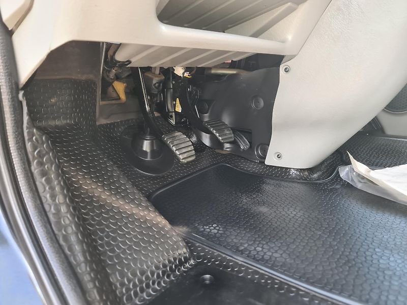 Opel Vivaro (2011) 2.0 CDTi 84-KW 8-MÍST OLOMOUC - fotka 38 z 75
