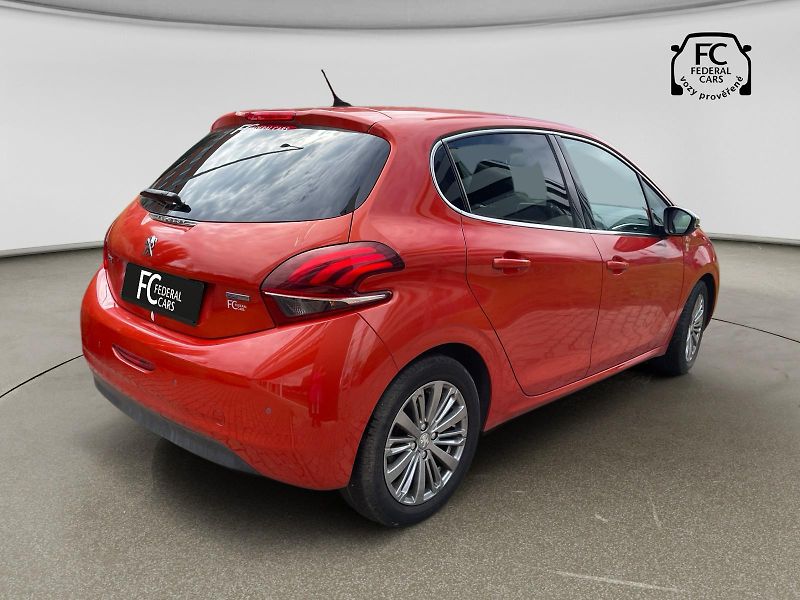 Peugeot 208 (2017) ALLURE 1.2 PureTech 110k S&S M - fotka 4 z 14