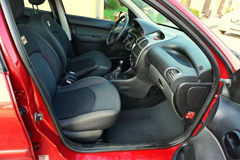 Peugeot 206 (2008) 206 GENERATION 1.4 55 kW - fotka 17 z 30