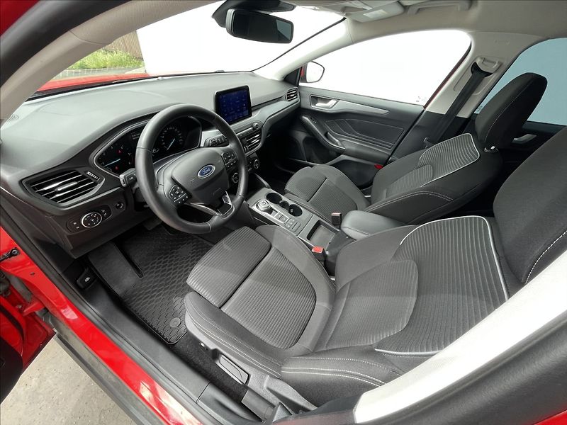 Ford Focus 1,5 Ecoblue A8 Titanium Style - fotka 5 z 23