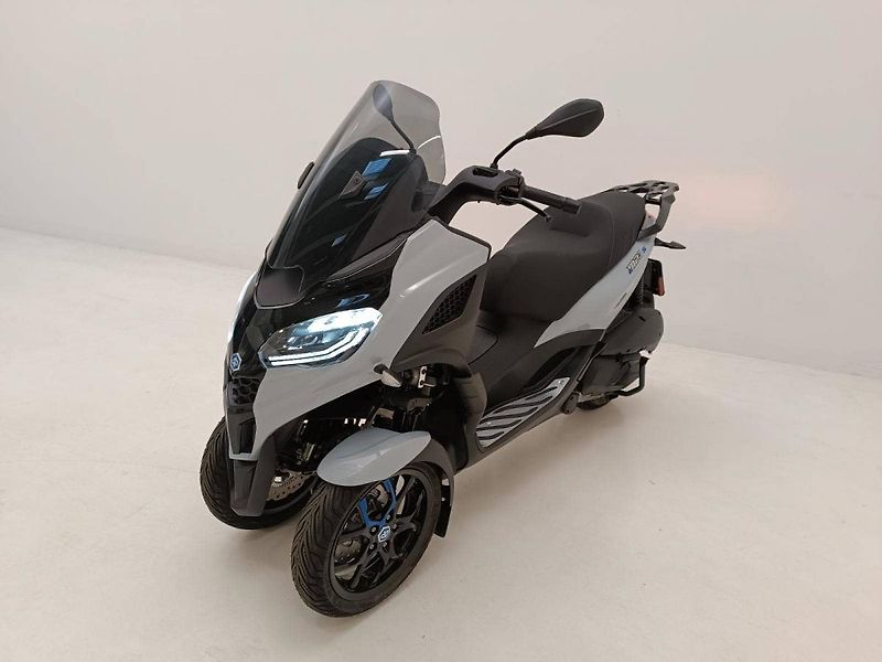 Piaggio MP3 300 (2026) MP3 310 Sport E5+ Grigio Mercu - fotka 4 z 17