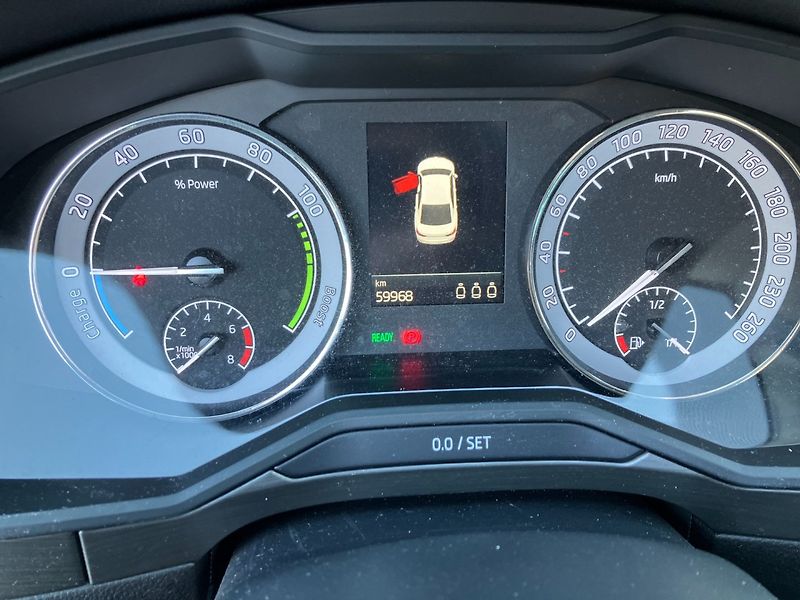 Škoda Superb (2020) IV 1.4PHEV 160 STYLE DSG - fotka 24 z 37
