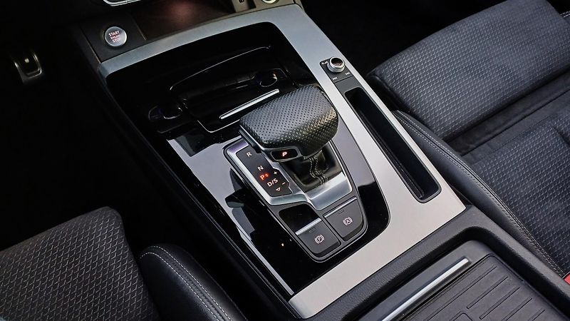 Audi Q5 2.0TDI 150kW QUATRRO S-LINE-ČR - fotka 35 z 50