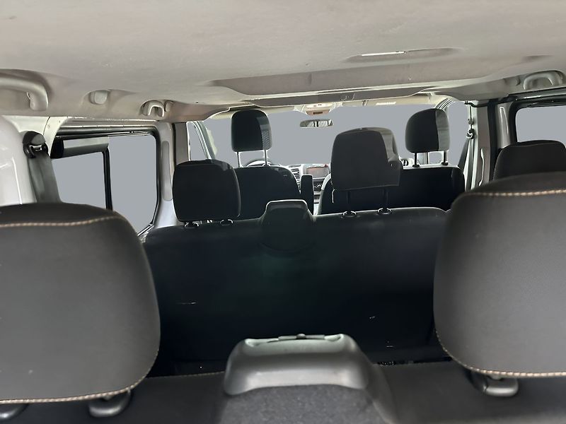 Renault Trafic 1.6dCi 92kW 9 míst - fotka 6 z 20