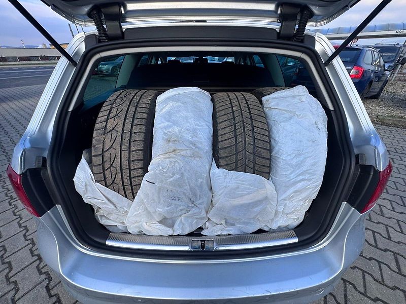 Volkswagen Passat (2012) 1,6 TDI 77 KW KOLA STK - fotka 34 z 46