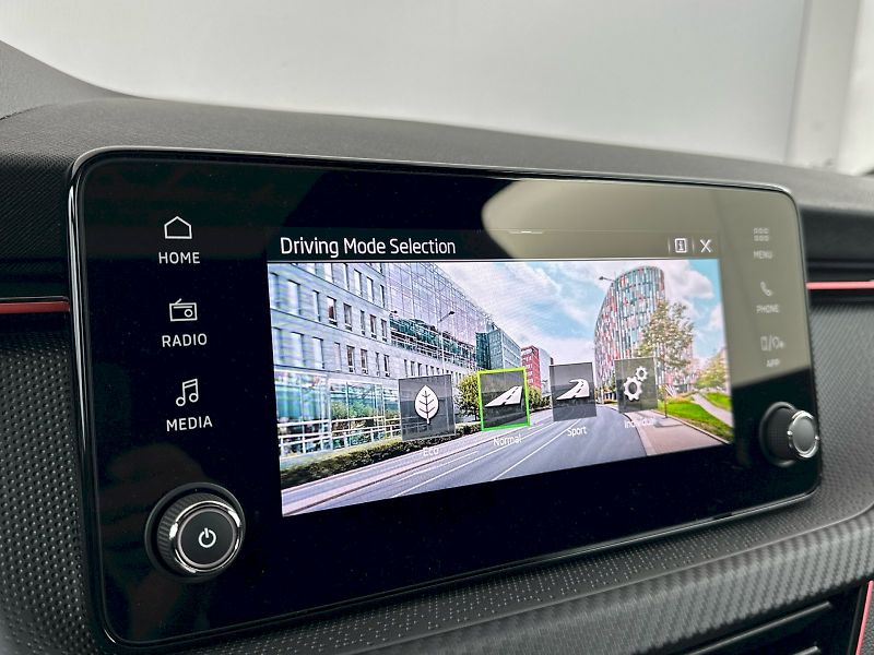 Škoda Kamiq (2025) DSG 1.0TSI 85kW Monte Carlo - fotka 12 z 33