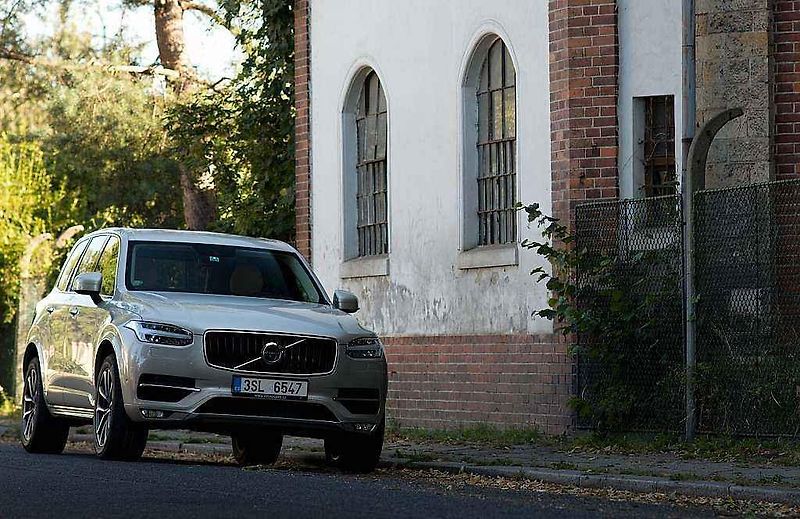 Volvo XC90.